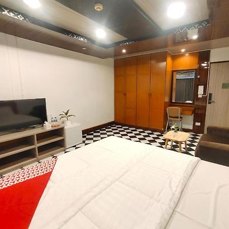 Oyo 75446 Travis Inthamara 49 Hotell Bangkok Eksteriør bilde