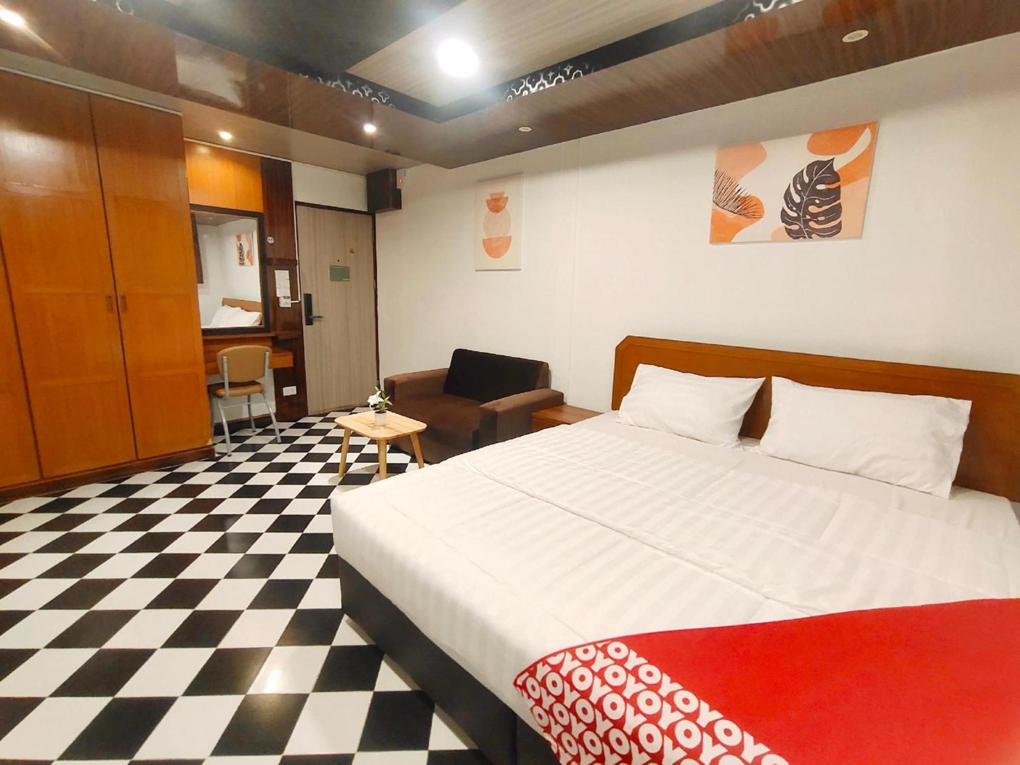 Oyo 75446 Travis Inthamara 49 Hotell Bangkok Eksteriør bilde