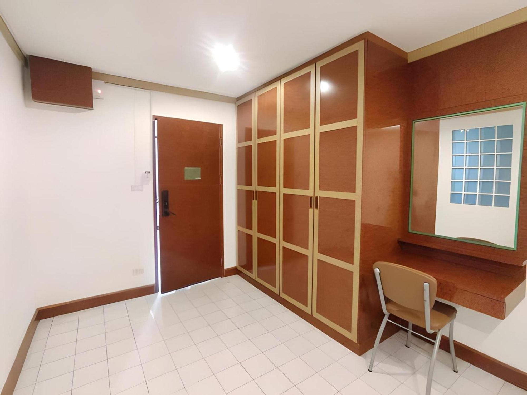 Oyo 75446 Travis Inthamara 49 Hotell Bangkok Eksteriør bilde