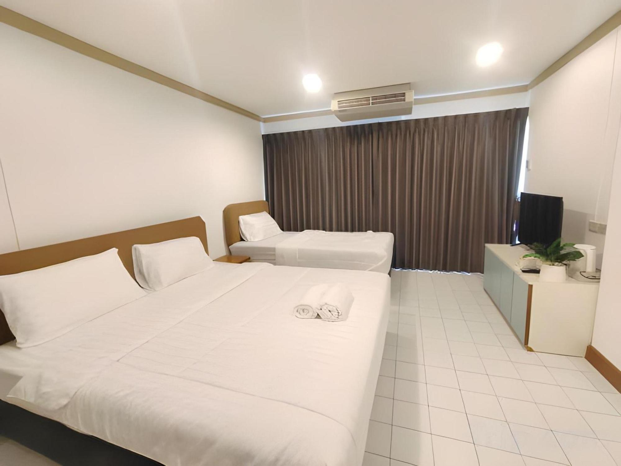 Oyo 75446 Travis Inthamara 49 Hotell Bangkok Eksteriør bilde