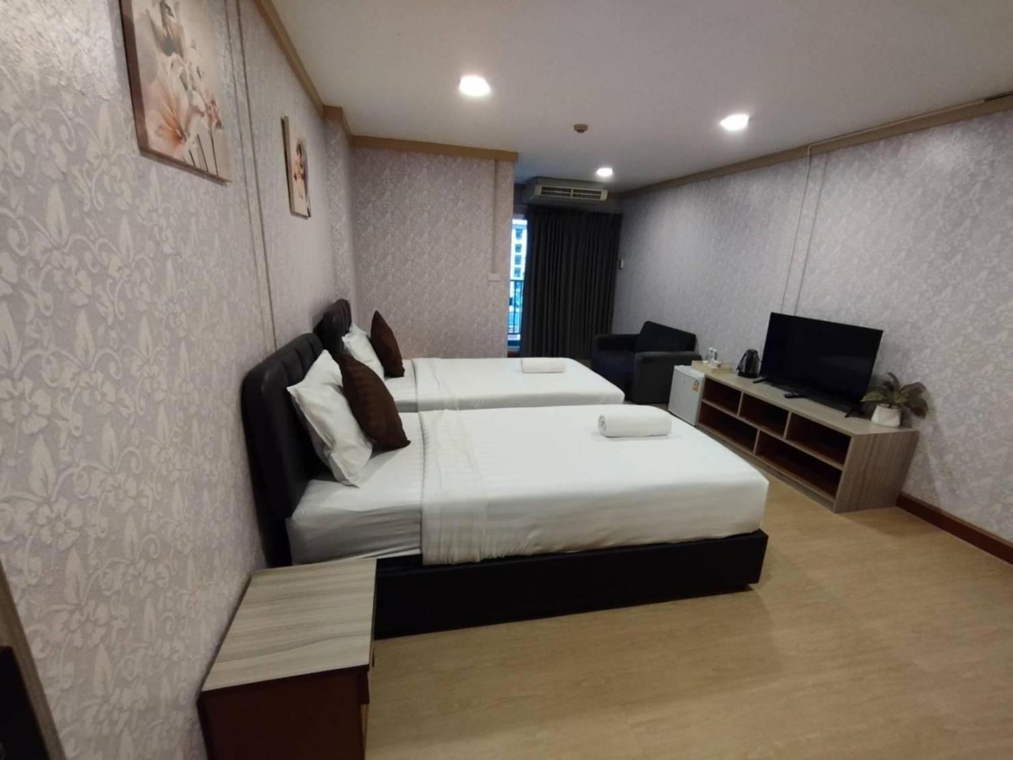 Oyo 75446 Travis Inthamara 49 Hotell Bangkok Eksteriør bilde