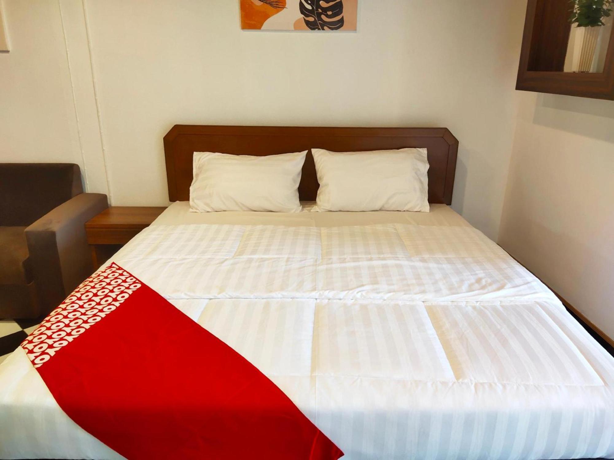 Oyo 75446 Travis Inthamara 49 Hotell Bangkok Eksteriør bilde